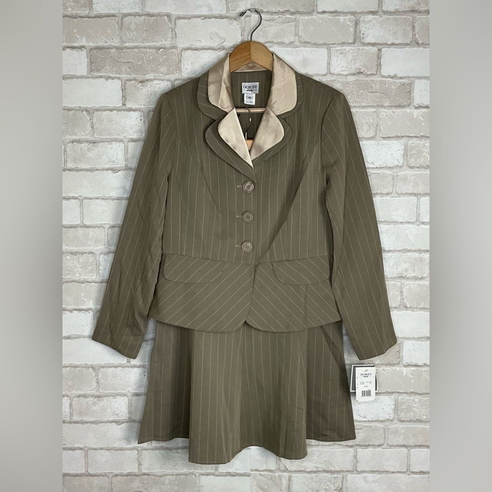 NWT Taupe Pinstripe Blazer & Skirt Set Size 10